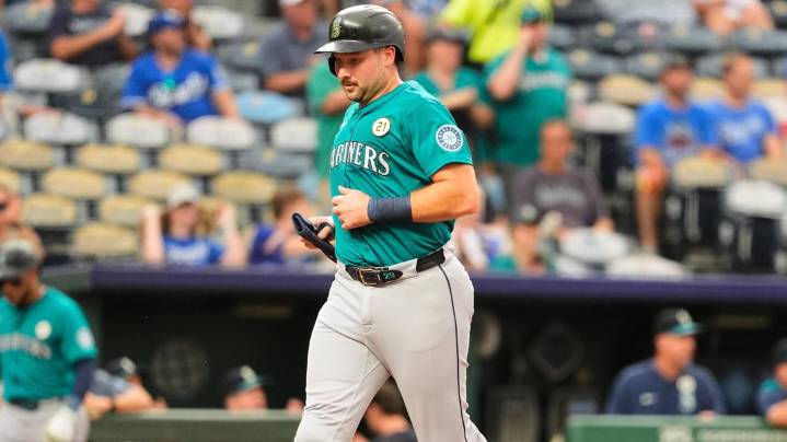 Cal Raleigh breaks Mickey Mantle's switch-hitter homer record with No. 55 in series opener in KC