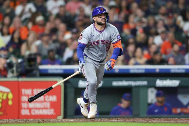 Luis Torrens injury: Mets C placed on IL with forearm contusion