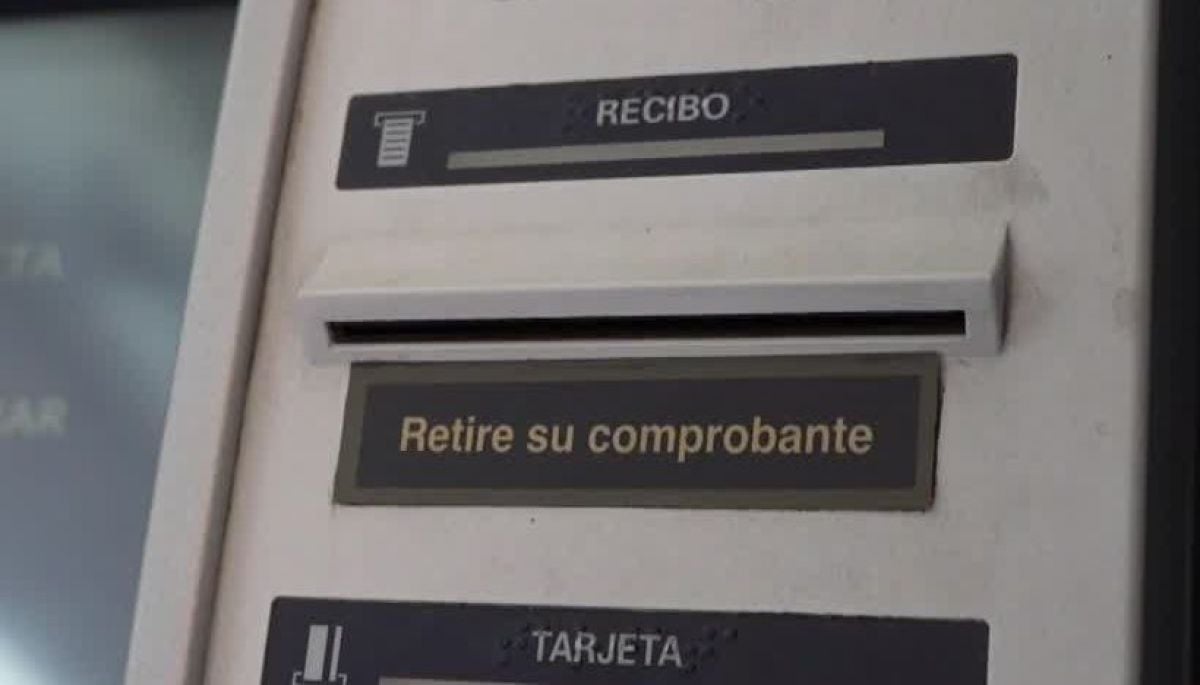 Cae el uso de cajeros automáticos y retiran 155 en un año