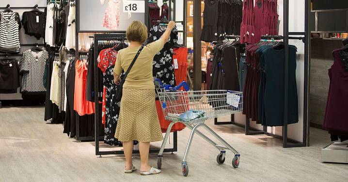 Tesco shoppers 'run' to stores for £28 bag 'just like' £390 version