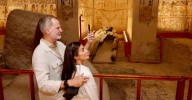 Las fotos de la visita de don Felipe y doña Letizia al Valle de los Reyes de Egipto, en Luxor