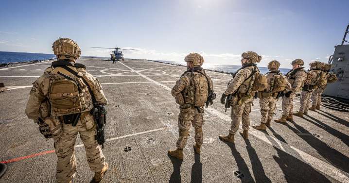 El buque de asalto Galicia, dos fragatas y 350 infantes de marina se preparan para un gran ejercicio con la U.S. Navy