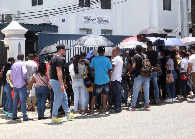 Opositora trinitaria tiene hambre de deportar a los venezolanos indocumentados
