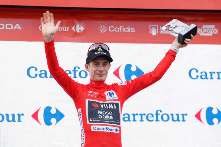 Philipsen degusta un triplete en Guijuelo, Vingegaard 4 segundos más líder