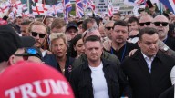 ¿Quién es Tommy Robinson, el activista de extrema derecha detrás de las masivas protestas antiinmigración en Londres?