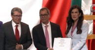 Secretario de Hacienda entrega el Paquete Económico 2026 al Congreso