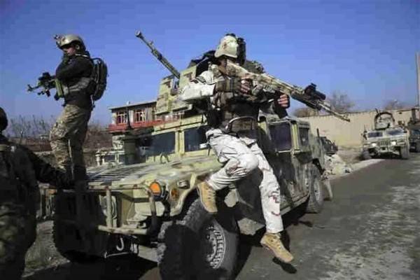 Amaga Trump a Afganistán por base aérea de Bagram