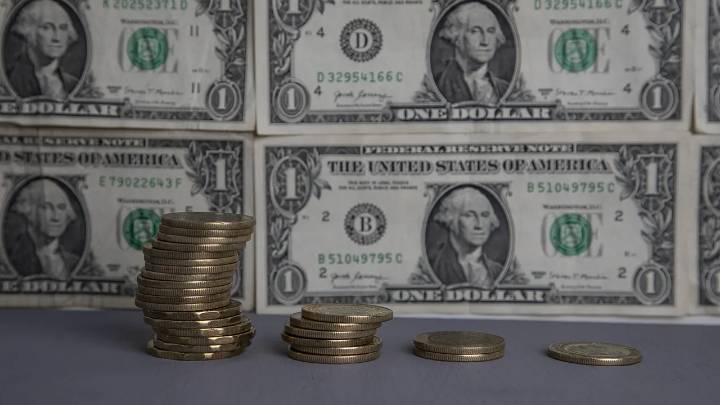 Peso hila ocho sesiones con ganancias tras recorte de tasa en EU