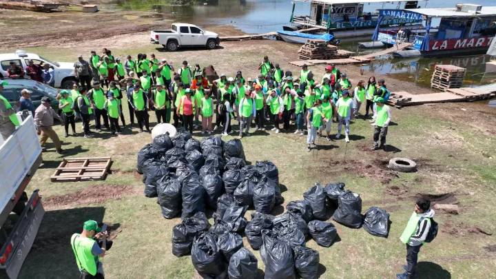 Sacaron tres toneladas de basura del dique Cabra Corral