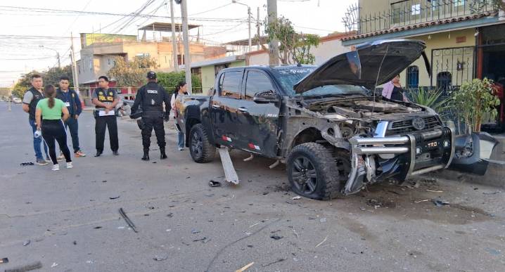 Ica: por segunda vez detonan explosivo que destrozó camioneta en Parcona