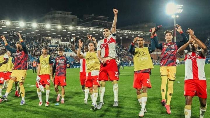 Johan Vásquez, líder defensivo en el empate del Genoa de último minuto ante el Como