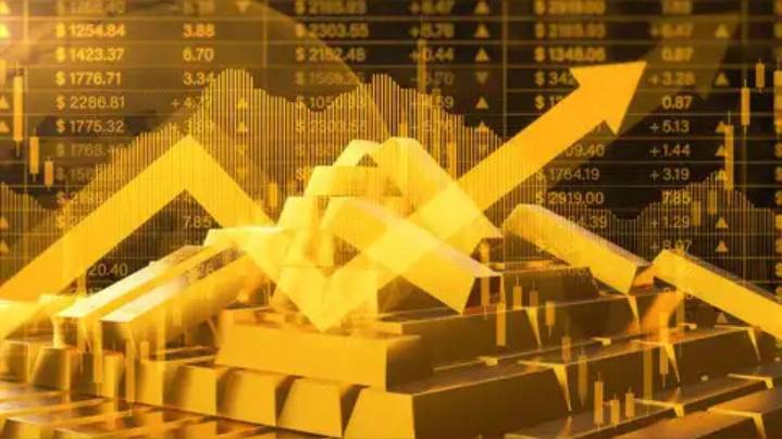 Gold Bubble Warning: Will Prices Crash by 40% or Keep Rising?
