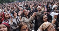 Mujer denuncia agresión y actos de xenofobia durante la salida del Festival Cordillera 2025