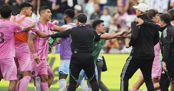 Luis Suárez, Jalen Carter part of notable spitting incidents