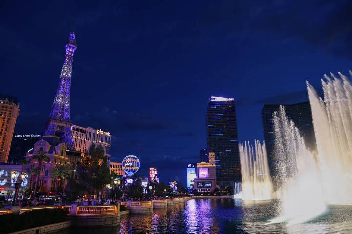 Employment in the Las Vegas area fell by 4,300 jobs, new report says