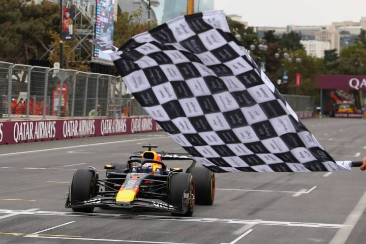 Max Verstappen wins Azerbaijan Grand Prix as Oscar Piastri crashes out