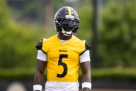 Pittsburgh Steelers re-sign standout former Texas cornerback