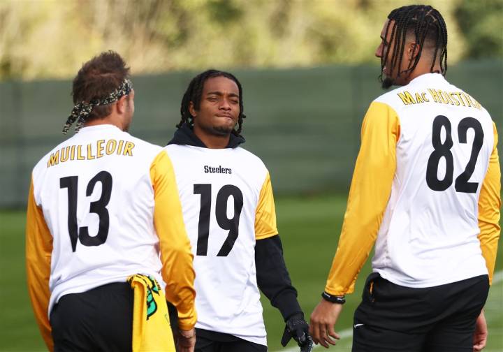 How to enjoy Ireland depends on the player, but Steelers have 'got to deliver' Sunday