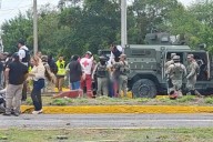 Camión militar que trasladaba reos vuelca y quedan 16 lesionados en Victoria