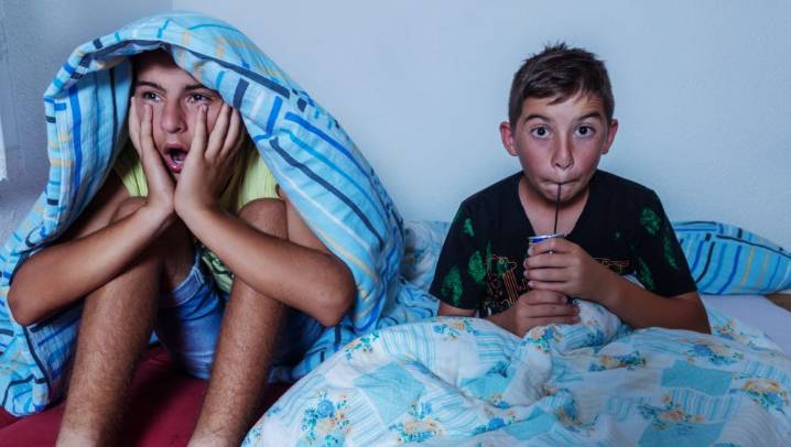 What age can kids be left home alone in Missouri? Law, guidelines