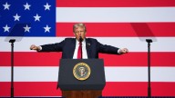 Trump asegura que "resucitará el espíritu guerrero" en la armada y vigilará el narcotráfico por tierra