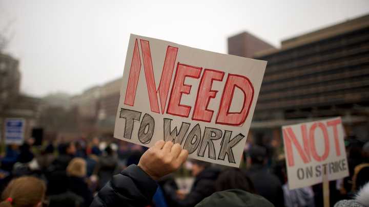 How many federal employees are there in Florida? Deadline approaches