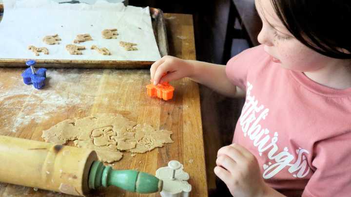You and your kids can make goldfish and animal crackers at home