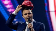Charlie Kirk fue un defensor de la tenencia de armas: "Vale la pena pagar algunas muertes"
