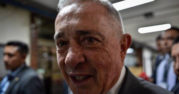 "Si los temas judiciales lo permiten, el presidente Uribe será el número 25 de la lista al Senado": Centro Democrático
