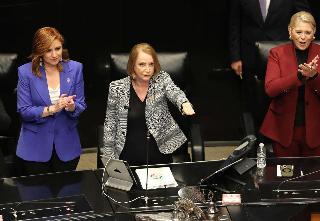 Castillo fija agenda del Senado con paquete económico y reforma contra extorsión