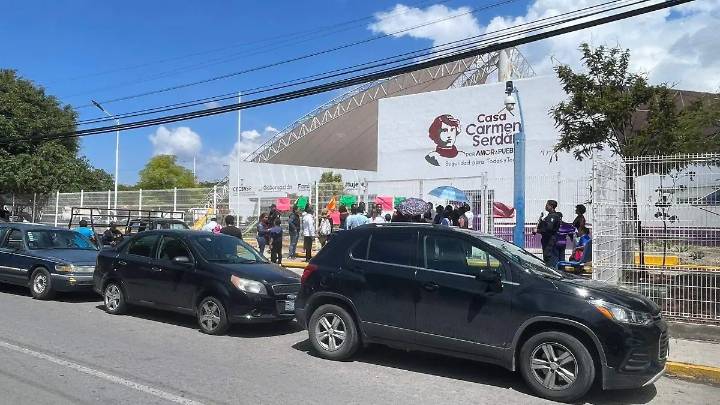 Vecinos impiden inauguración de la Casa Carmen Serdán en Tehuacán; reclaman áreas verdes