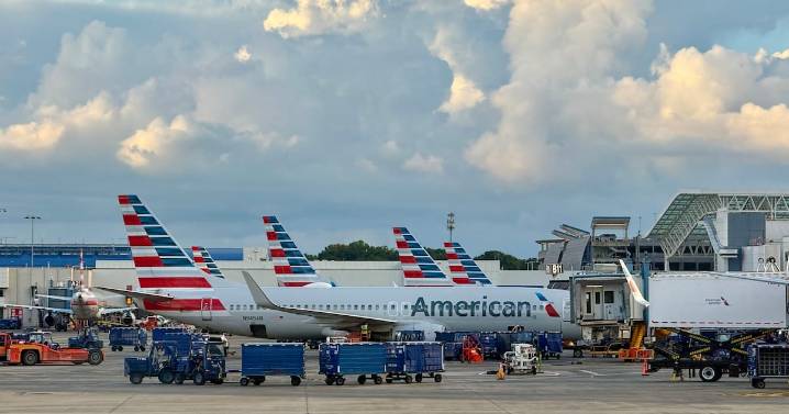 Stowaway found dead in landing gear of American Airlines plane