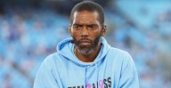Randy Moss Completes Cancer Treatment