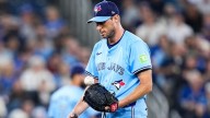 Blue Jays lose sole possession of AL East lead after loss to Red Sox, Yankees win