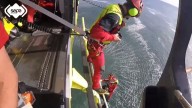 Rescatan a un pescador que cayó al mar en Gozón (Asturias)