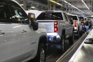 Unifor says third shift to return at Windsor plant, GM to delay cutting Oshawa shift