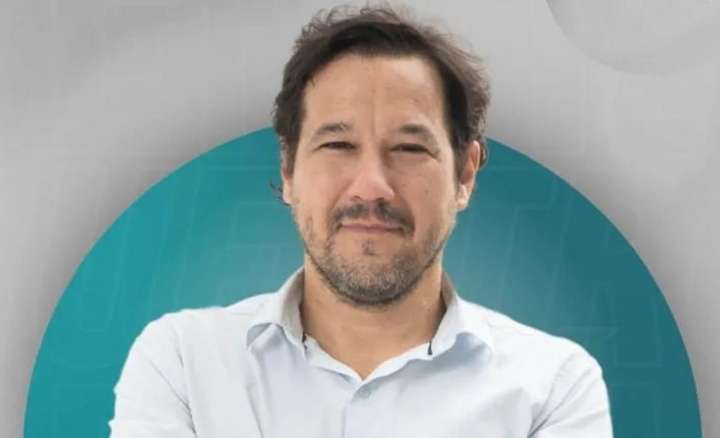 Cómo ver en vivo al periodista uruguayo que difundirá los nuevos audios de las coimas de Karina