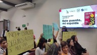 Mujeres se manifiestan contra dos cafeterías de Morelia por explotación laboral