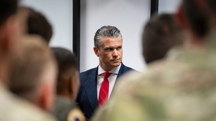 Hegseth convoca con urgencia a mandos militares alrededor del mundo a Quantico, Virginia