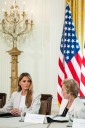 Melania Trump tiene una advertencia para la humanidad: “Los robots ya están aquí”