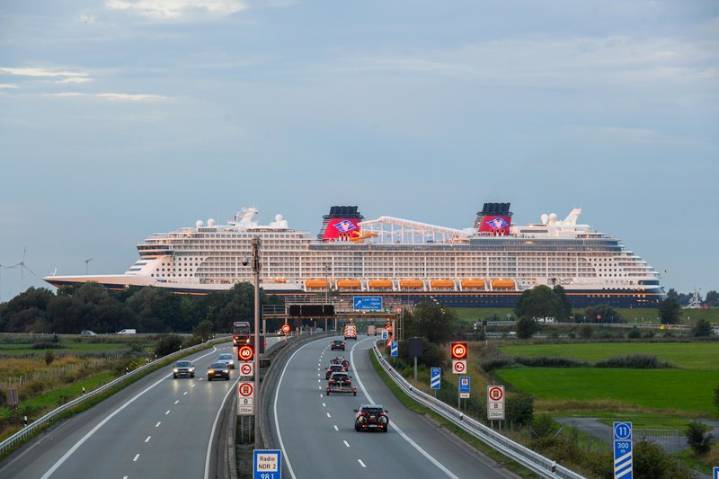 Photos: Disney Destiny Conveyance