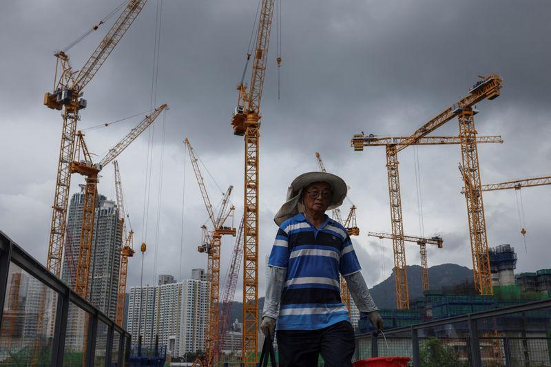China's property investment falls 12.9% y/y in January