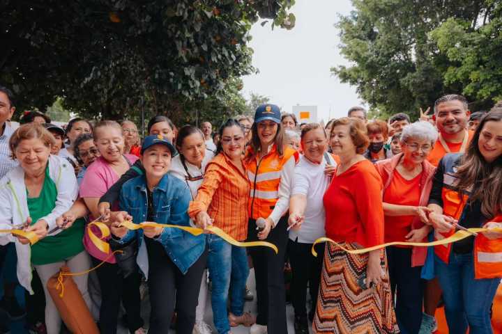 Vero Delgadillo entrega canchas renovadas en Ferrocarril y 18 de Marzo