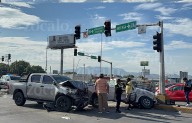 Realiza conductor vuelta indebida y ocasiona choque en periférico Luis Echeverría Álvarez