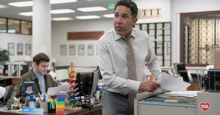 Oscar Nuñez of ‘The Office’ fame makes a career pivot in new show, ‘The Paper’