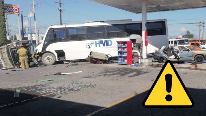 Camión de transporte provoca aparatoso accidente en gasolinería de NL; hay 6 heridos
