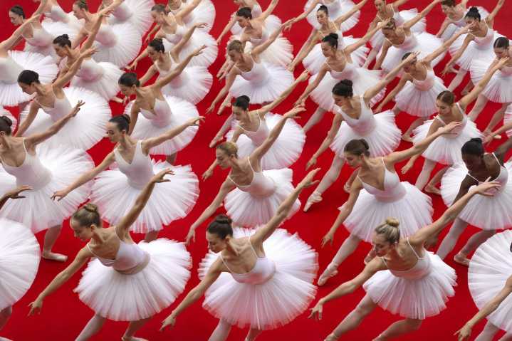 PASSÉ, a beautiful ballet photography exhibit, will open in NYC for one weekend only