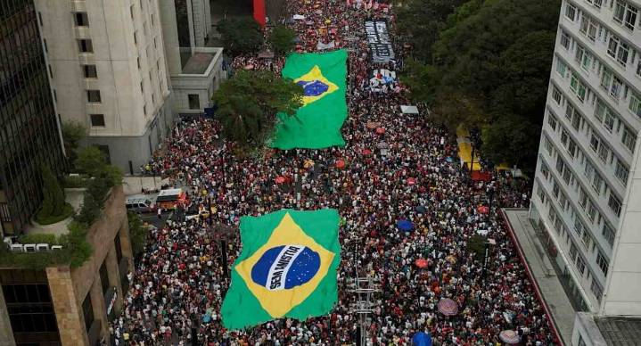 Miles de personas toman las calles en Brasil; protestan por posible amnistía para Bolsonaro