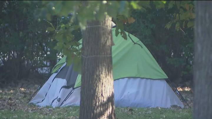 Homeless encampment on Chicago's North Side cleared after fires, safety concerns