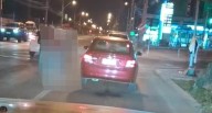 Video genera inquietud por posible presencia de menor realizando show callejero en Copiapó durante la madrugada